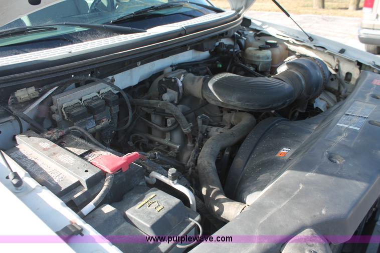 image for item E3277 2005 Ford F150 XL pickup truck