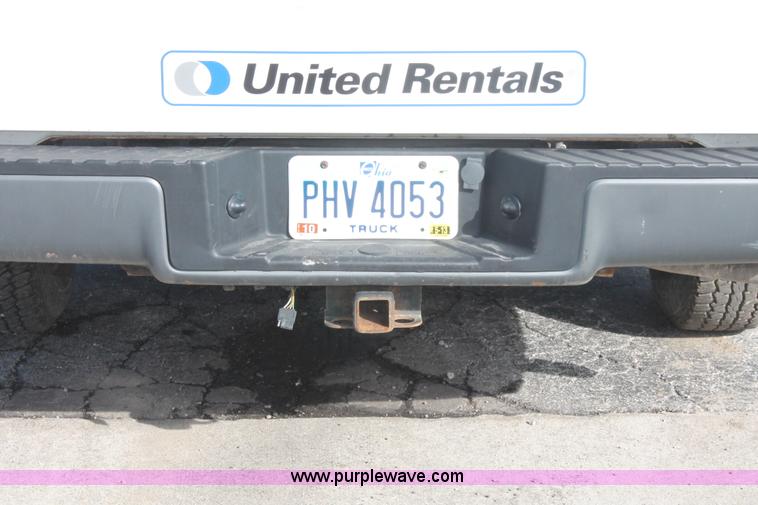 image for item E3277 2005 Ford F150 XL pickup truck