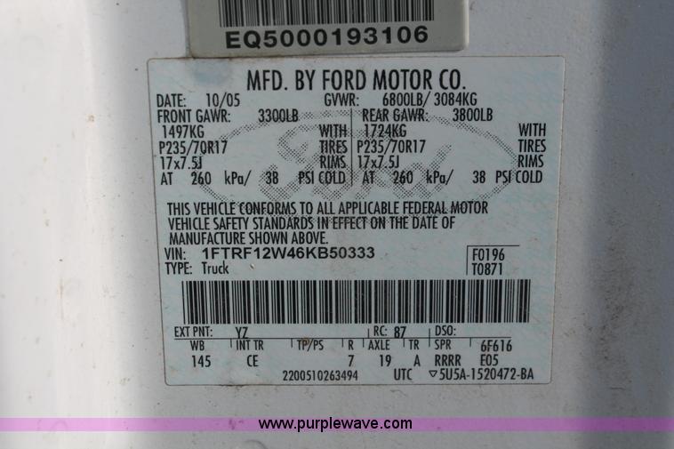 image for item E3277 2005 Ford F150 XL pickup truck