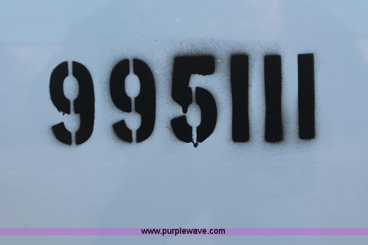 image for item E3277 2005 Ford F150 XL pickup truck