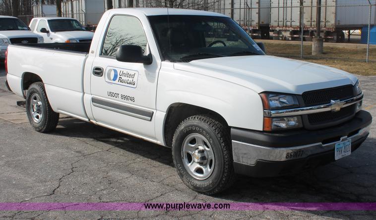 image for item E3278 2003 Chevrolet Silverado 1500 pickup truck