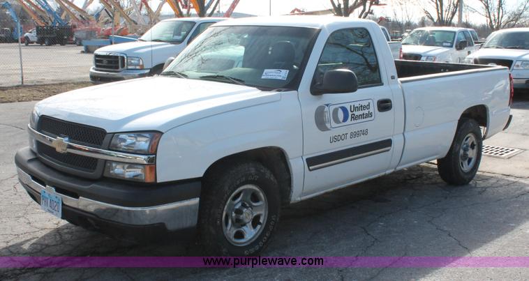 image for item E3278 2003 Chevrolet Silverado 1500 pickup truck