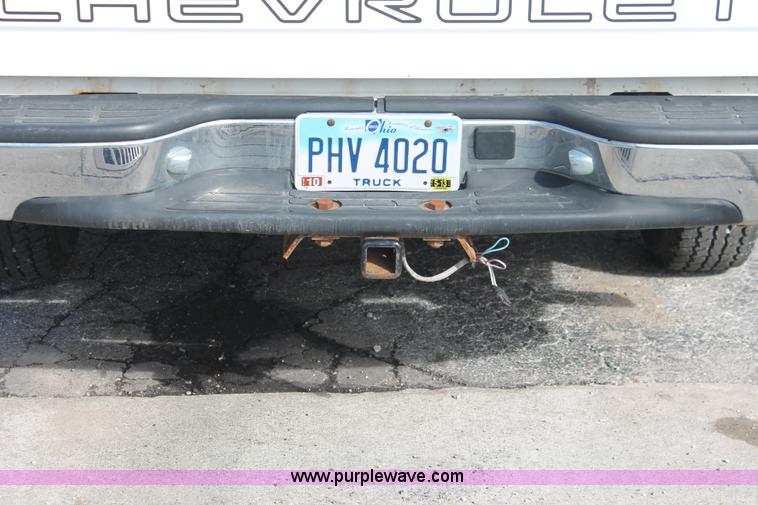 image for item E3278 2003 Chevrolet Silverado 1500 pickup truck