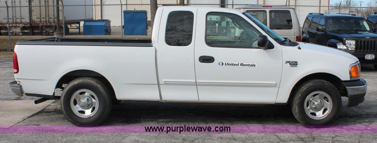 image for item E3279 2004 Ford F150 XLT SuperCab pickup truck