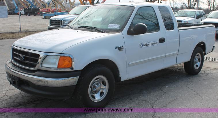 image for item E3279 2004 Ford F150 XLT SuperCab pickup truck