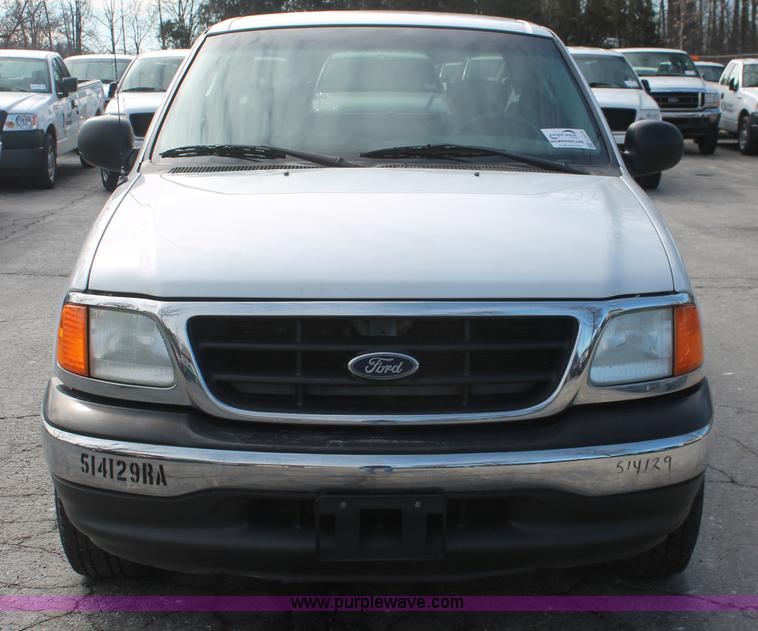 image for item E3279 2004 Ford F150 XLT SuperCab pickup truck