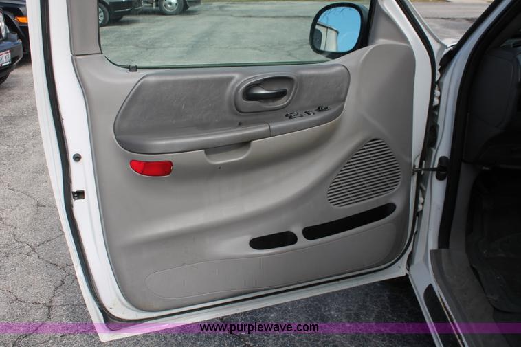 image for item E3279 2004 Ford F150 XLT SuperCab pickup truck