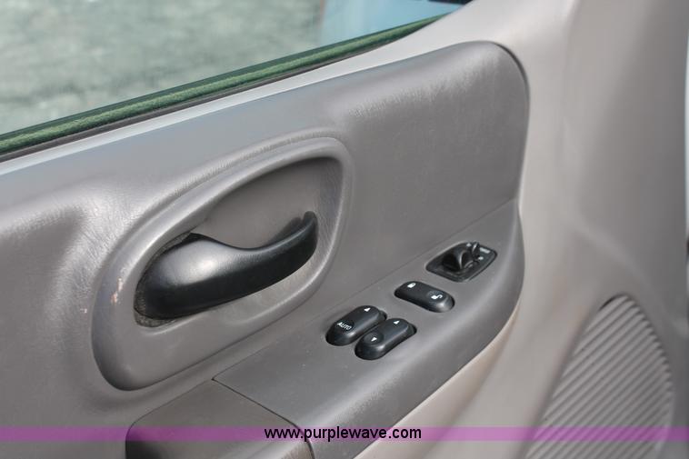 image for item E3279 2004 Ford F150 XLT SuperCab pickup truck