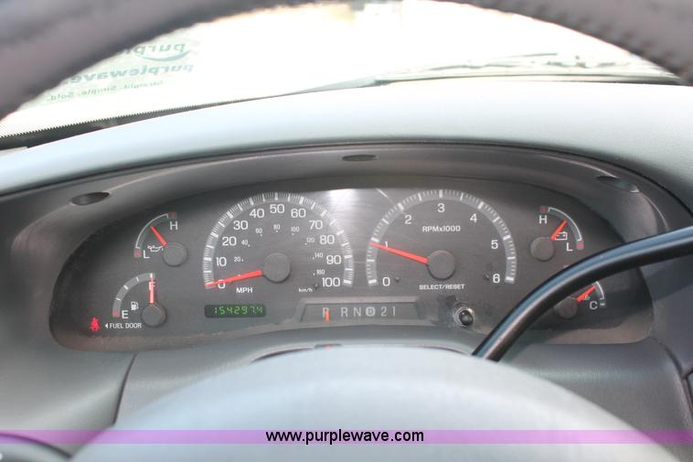 image for item E3279 2004 Ford F150 XLT SuperCab pickup truck