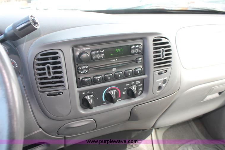 image for item E3279 2004 Ford F150 XLT SuperCab pickup truck