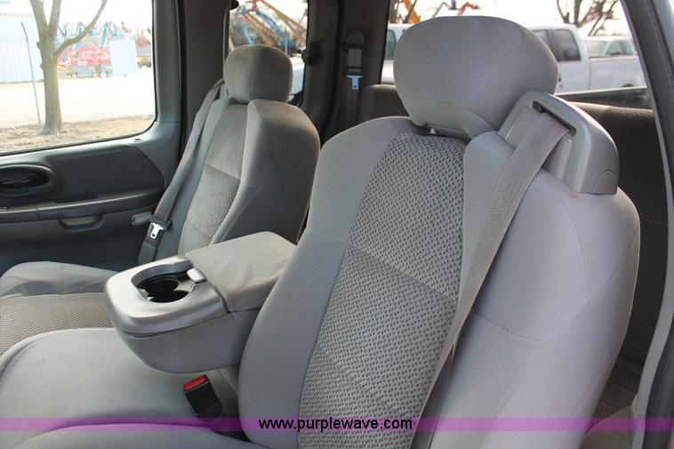 image for item E3279 2004 Ford F150 XLT SuperCab pickup truck