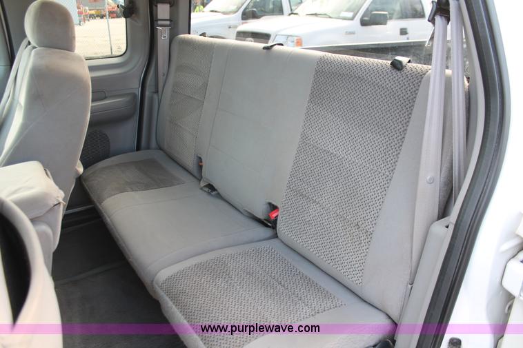 image for item E3279 2004 Ford F150 XLT SuperCab pickup truck