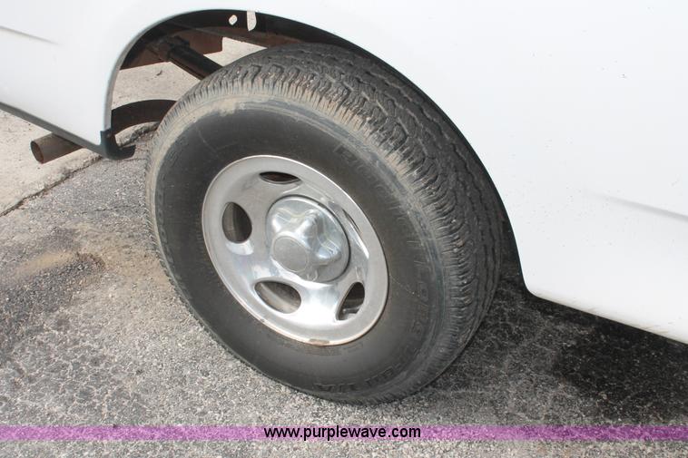 image for item E3279 2004 Ford F150 XLT SuperCab pickup truck