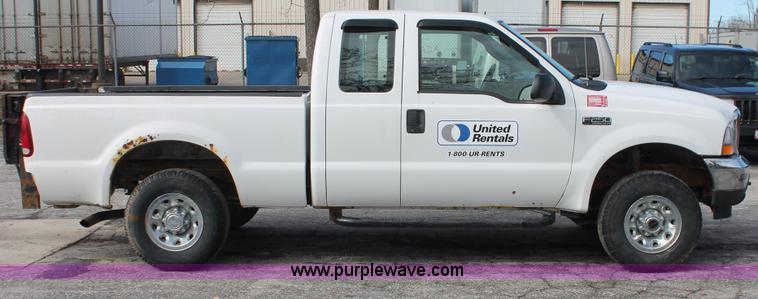 image for item E3280 2004 Ford F250 XL SuperCab pickup truck