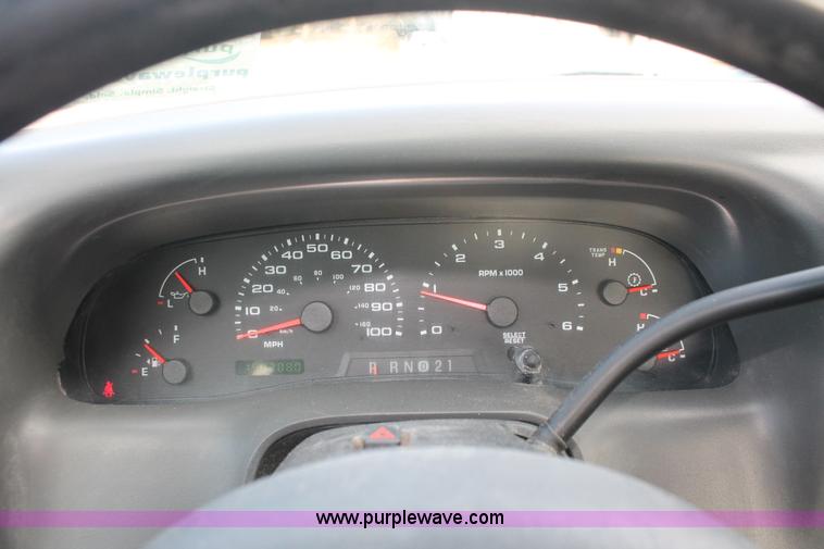 image for item E3280 2004 Ford F250 XL SuperCab pickup truck