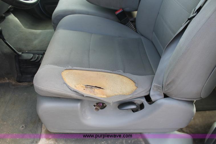 image for item E3280 2004 Ford F250 XL SuperCab pickup truck