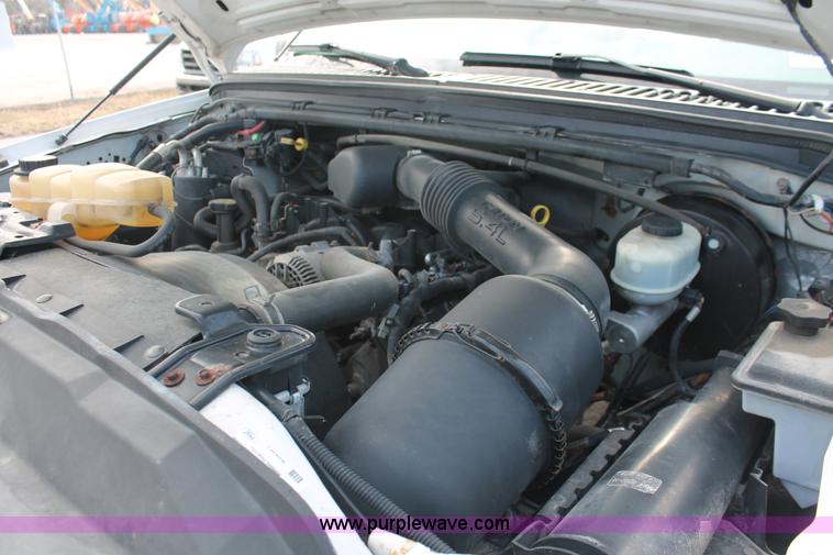 image for item E3280 2004 Ford F250 XL SuperCab pickup truck