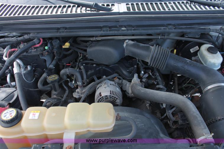 image for item E3280 2004 Ford F250 XL SuperCab pickup truck