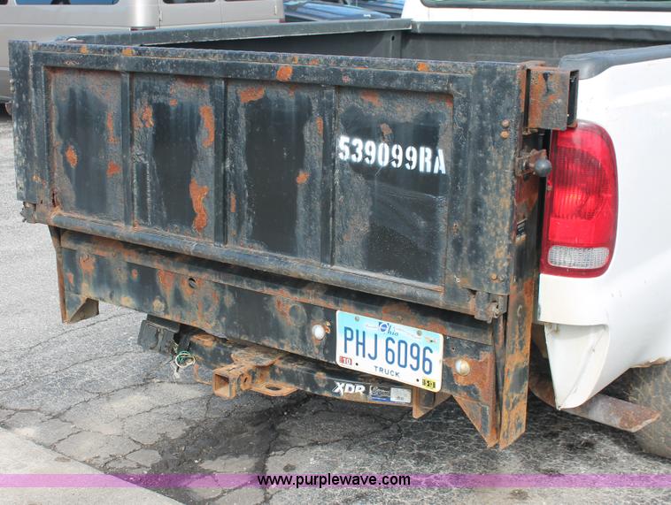 image for item E3280 2004 Ford F250 XL SuperCab pickup truck