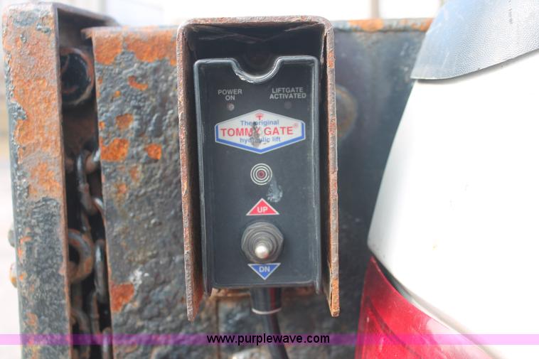 image for item E3280 2004 Ford F250 XL SuperCab pickup truck