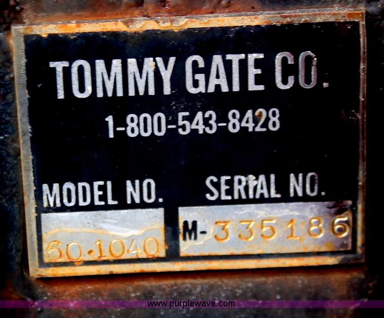 image for item E3280 2004 Ford F250 XL SuperCab pickup truck