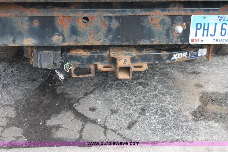 image for item E3280 2004 Ford F250 XL SuperCab pickup truck