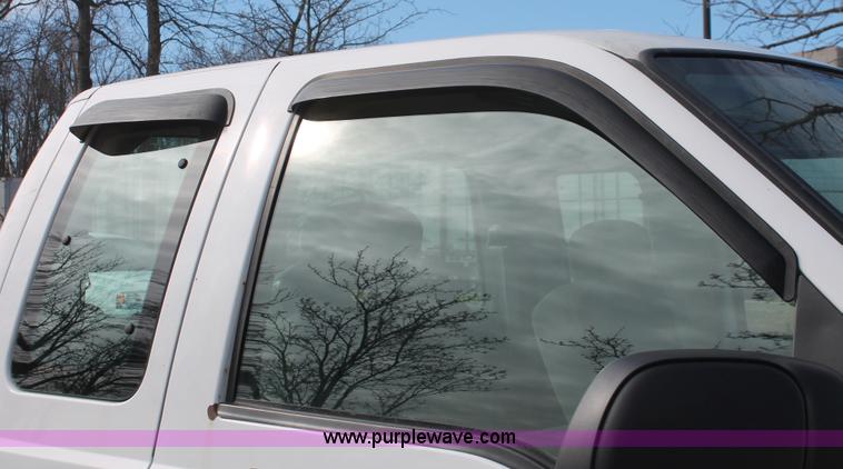 image for item E3280 2004 Ford F250 XL SuperCab pickup truck