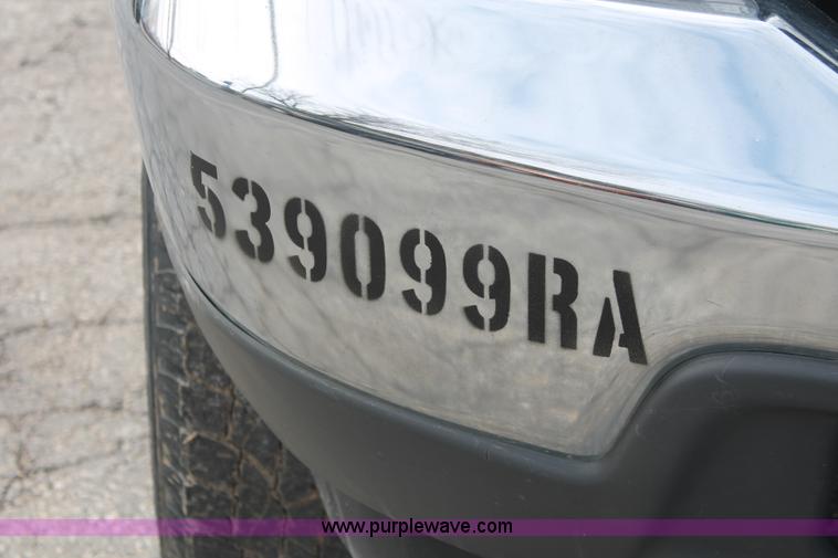 image for item E3280 2004 Ford F250 XL SuperCab pickup truck