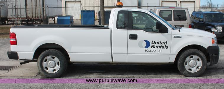 image for item E3281 2006 Ford F150 XL pickup truck