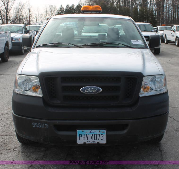 image for item E3281 2006 Ford F150 XL pickup truck