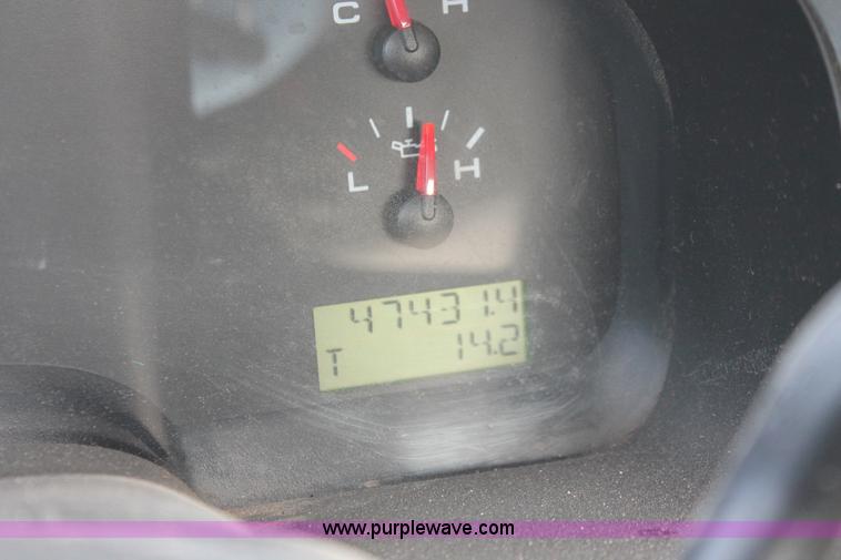 image for item E3281 2006 Ford F150 XL pickup truck