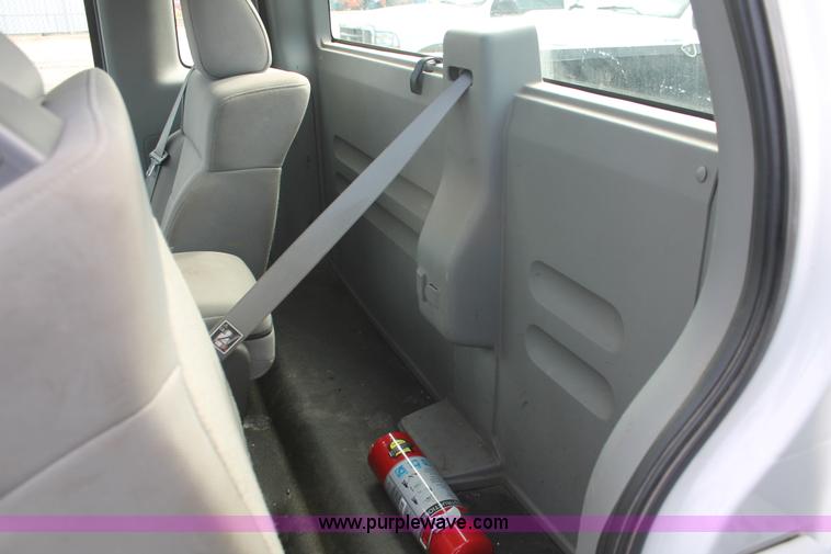 image for item E3281 2006 Ford F150 XL pickup truck