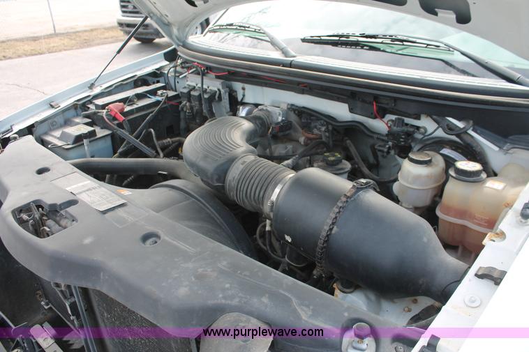 image for item E3281 2006 Ford F150 XL pickup truck