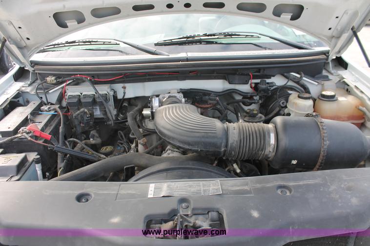 image for item E3281 2006 Ford F150 XL pickup truck