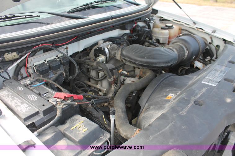 image for item E3281 2006 Ford F150 XL pickup truck