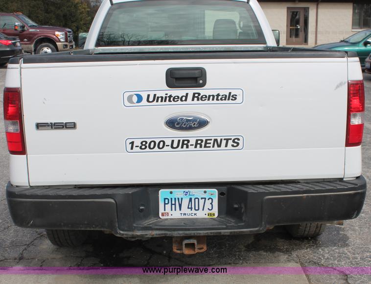 image for item E3281 2006 Ford F150 XL pickup truck