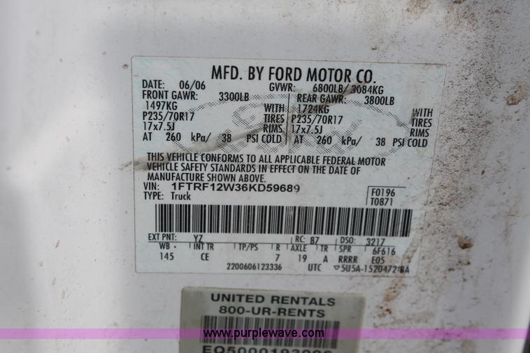 image for item E3281 2006 Ford F150 XL pickup truck