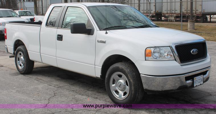 image for item E3282 2007 Ford F150 XLT SuperCab pickup truck