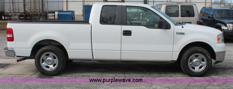 image for item E3282 2007 Ford F150 XLT SuperCab pickup truck
