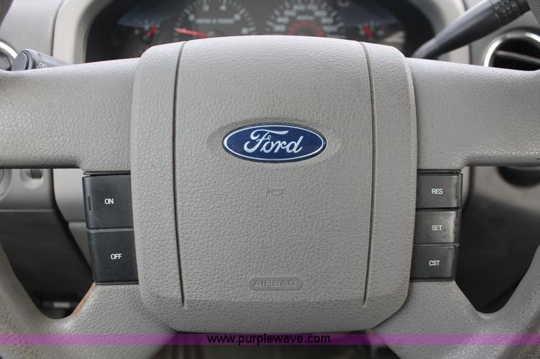 image for item E3282 2007 Ford F150 XLT SuperCab pickup truck