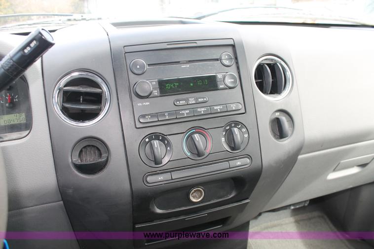 image for item E3282 2007 Ford F150 XLT SuperCab pickup truck