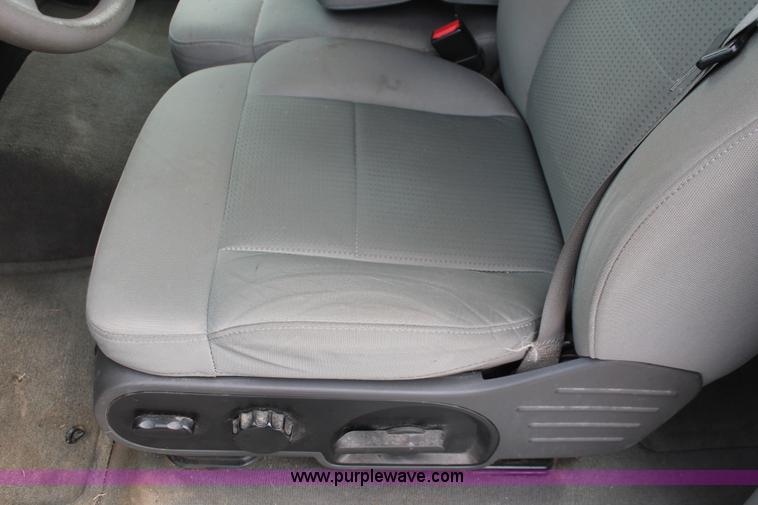 image for item E3282 2007 Ford F150 XLT SuperCab pickup truck