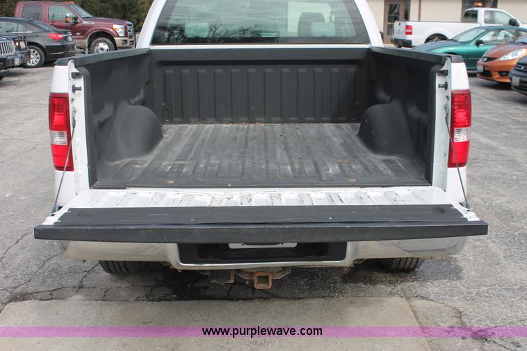 image for item E3282 2007 Ford F150 XLT SuperCab pickup truck