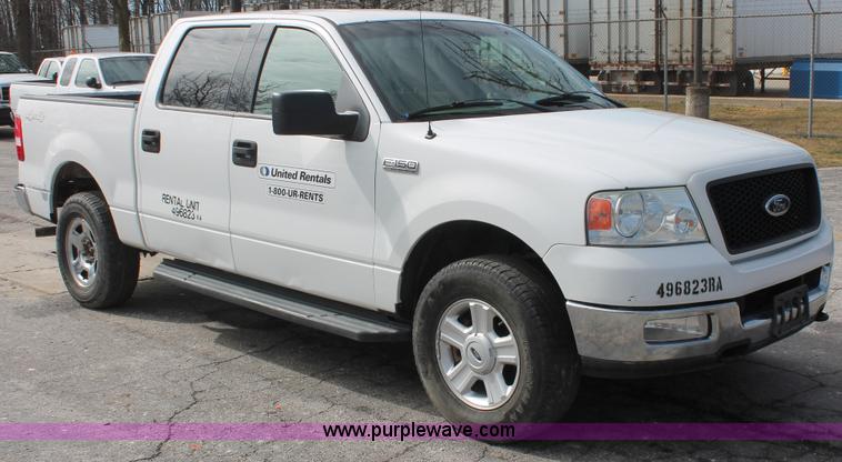 image for item E3283 2004 Ford F150 XLT SuperCrew pickup truck