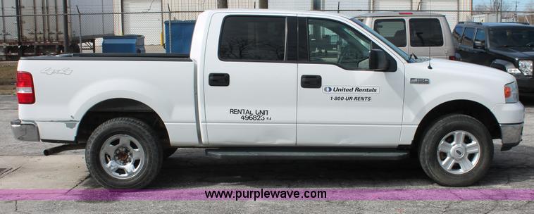 image for item E3283 2004 Ford F150 XLT SuperCrew pickup truck