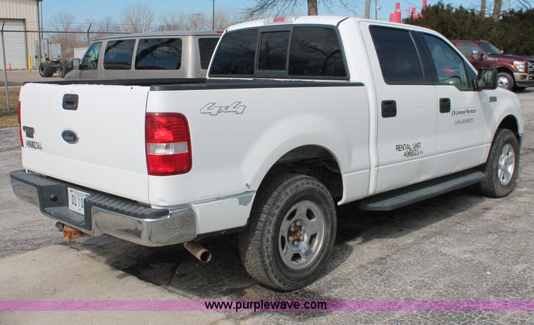 image for item E3283 2004 Ford F150 XLT SuperCrew pickup truck