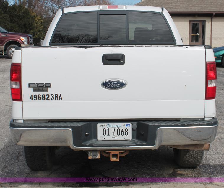 image for item E3283 2004 Ford F150 XLT SuperCrew pickup truck