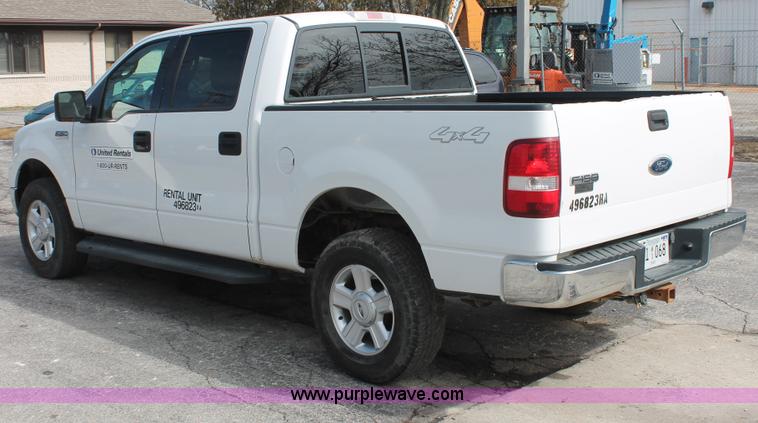 image for item E3283 2004 Ford F150 XLT SuperCrew pickup truck