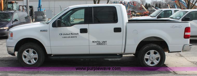 image for item E3283 2004 Ford F150 XLT SuperCrew pickup truck