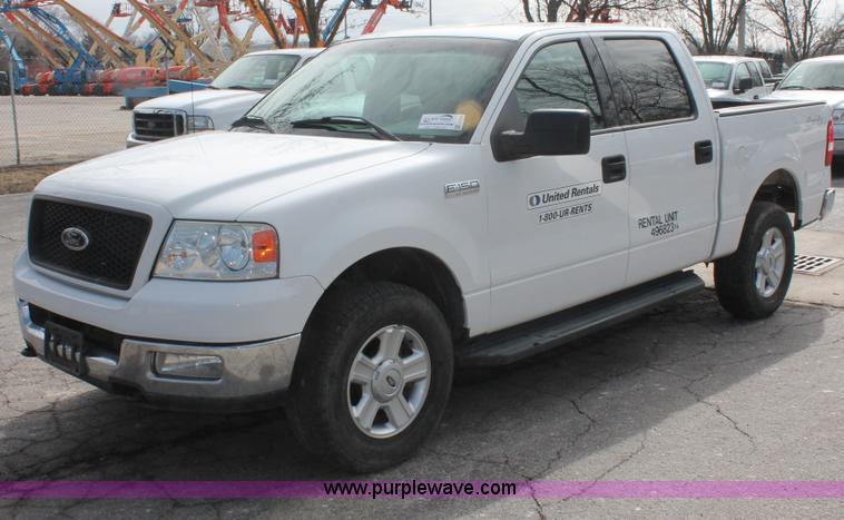 image for item E3283 2004 Ford F150 XLT SuperCrew pickup truck